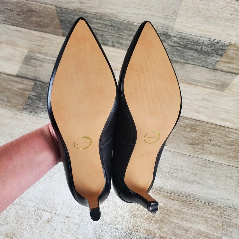 Journee Scylee Womens Dress Heels Size 7.5 M Black Pointed Toe‎ Wide Width Pumps